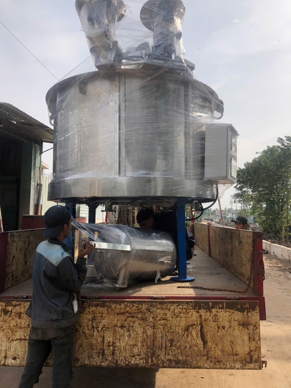 Vận chuyển bể tuyển nỗi